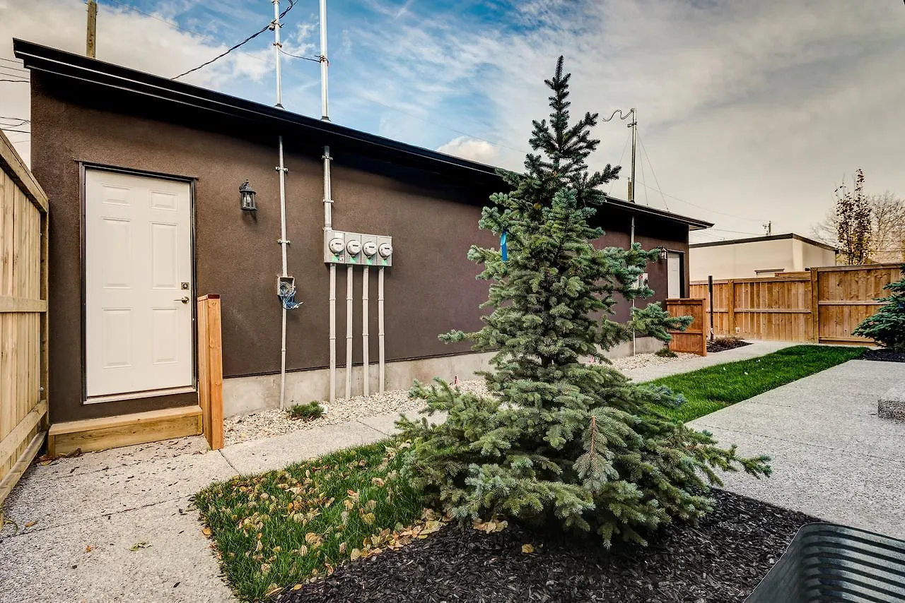Kensington Lodge YYC 0*,  Canadá